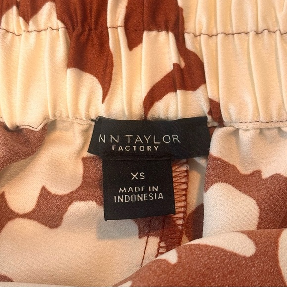 Ann Taylor Factory Cream and Brown Floral Wrap Skirt Size XS - Picture 7 of 11